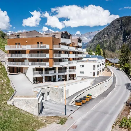 Cerna - By Emerald Apartment *