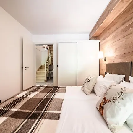 Cerna - By Emerald Apartment *