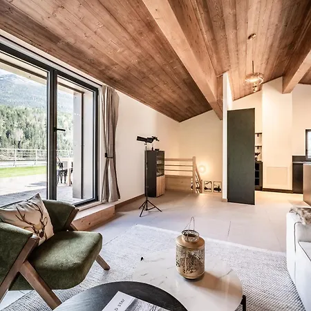 Cerna - By Emerald Apartment *