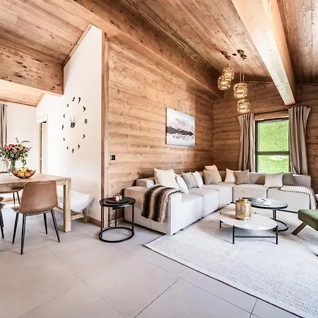 Cerna - By Emerald Apartment *